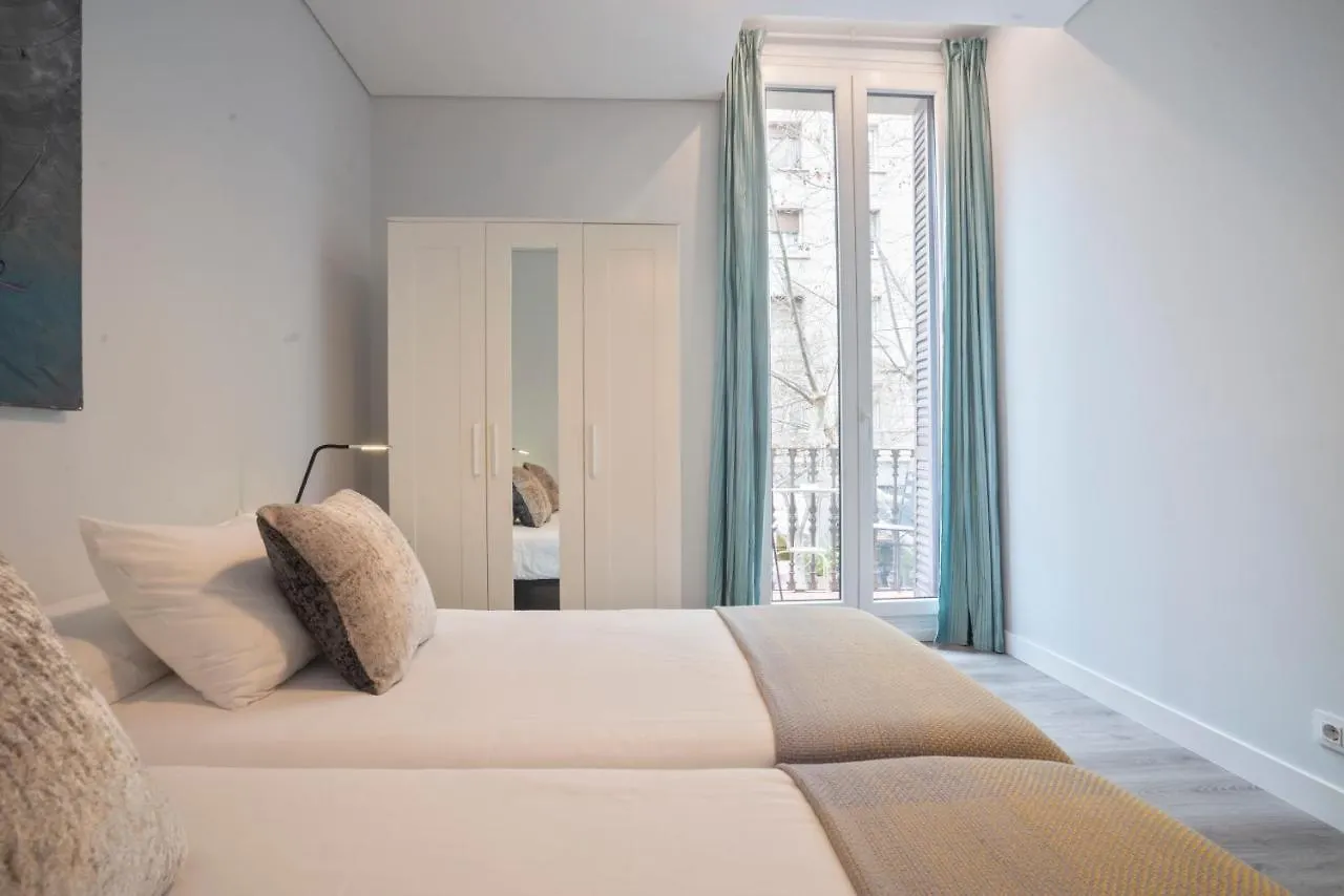 Barcelona Eixample Apartment
